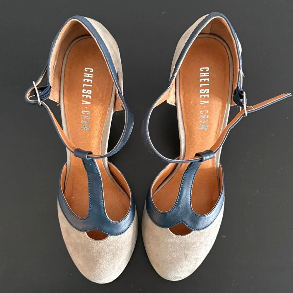 Chelsea Crew Grey and Navy Heels - Picture 9 of 10